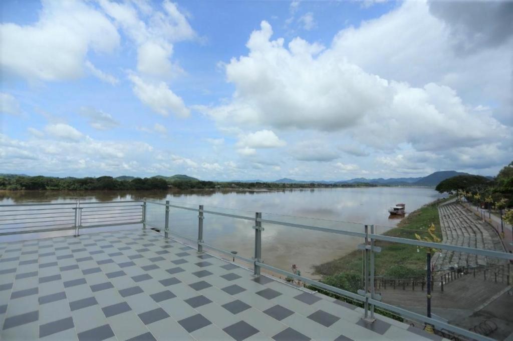 Chic Chiangkhan Hotel Csiangkham Kültér fotó