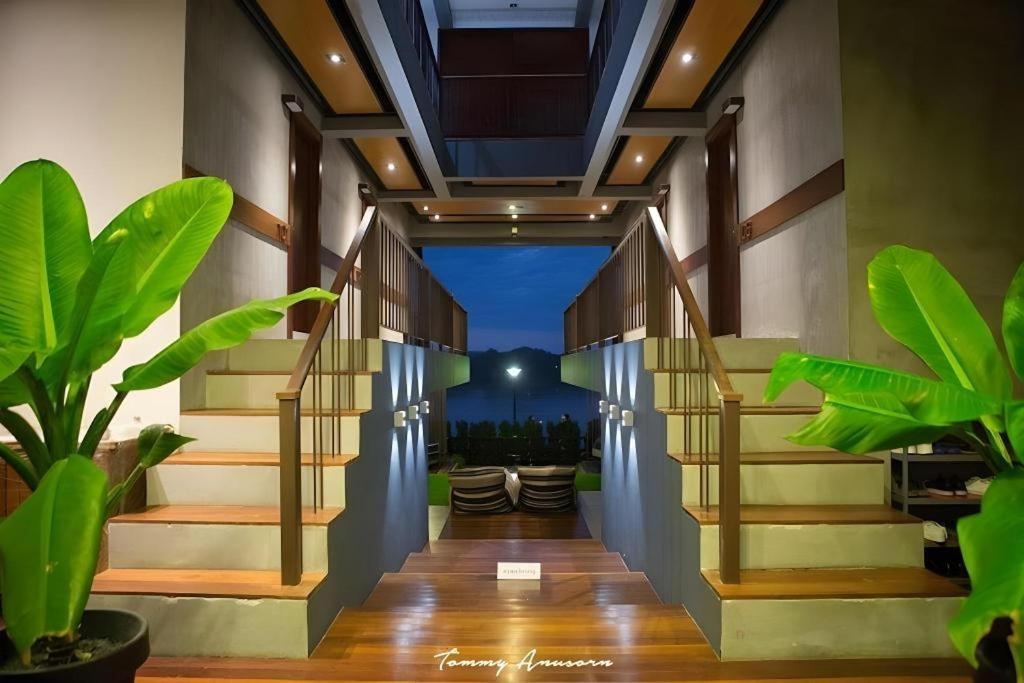 Chic Chiangkhan Hotel Csiangkham Kültér fotó