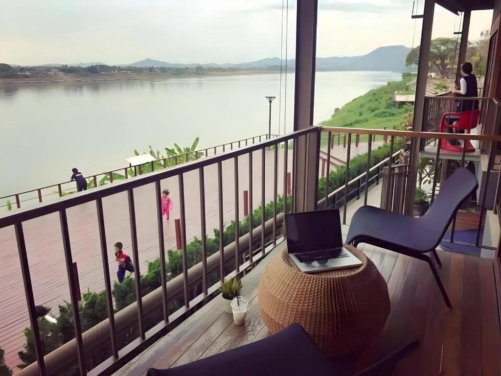 Chic Chiangkhan Hotel Csiangkham Kültér fotó