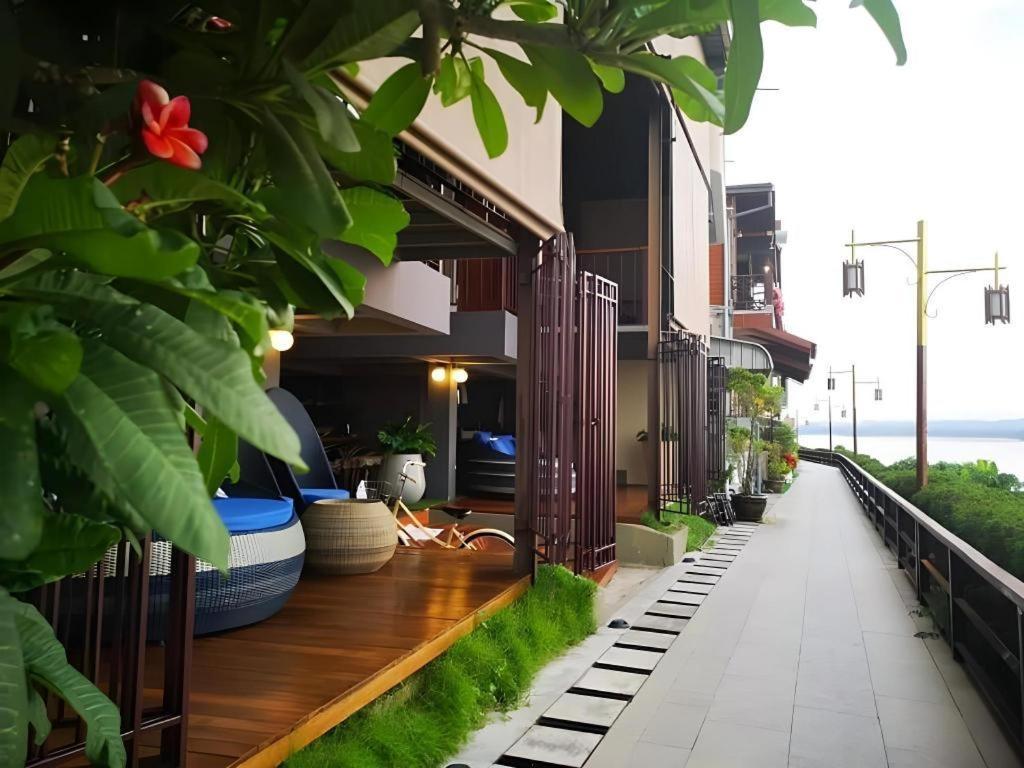 Chic Chiangkhan Hotel Csiangkham Kültér fotó