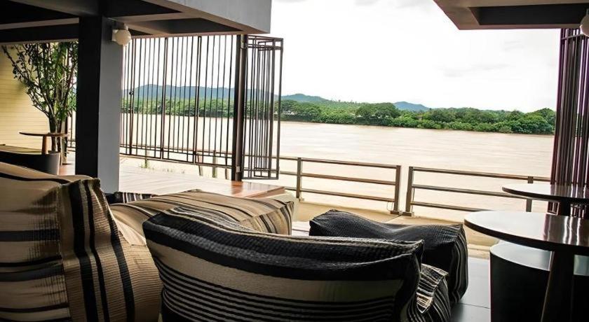 Chic Chiangkhan Hotel Csiangkham Kültér fotó