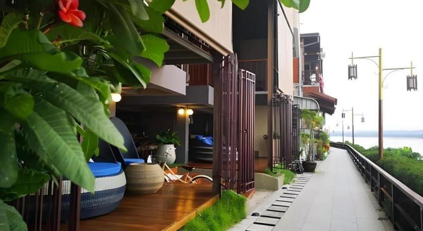 Chic Chiangkhan Hotel Csiangkham Kültér fotó